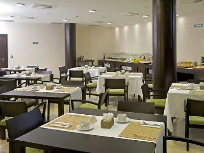 Azz Pamplona Norte Hotel 3*,